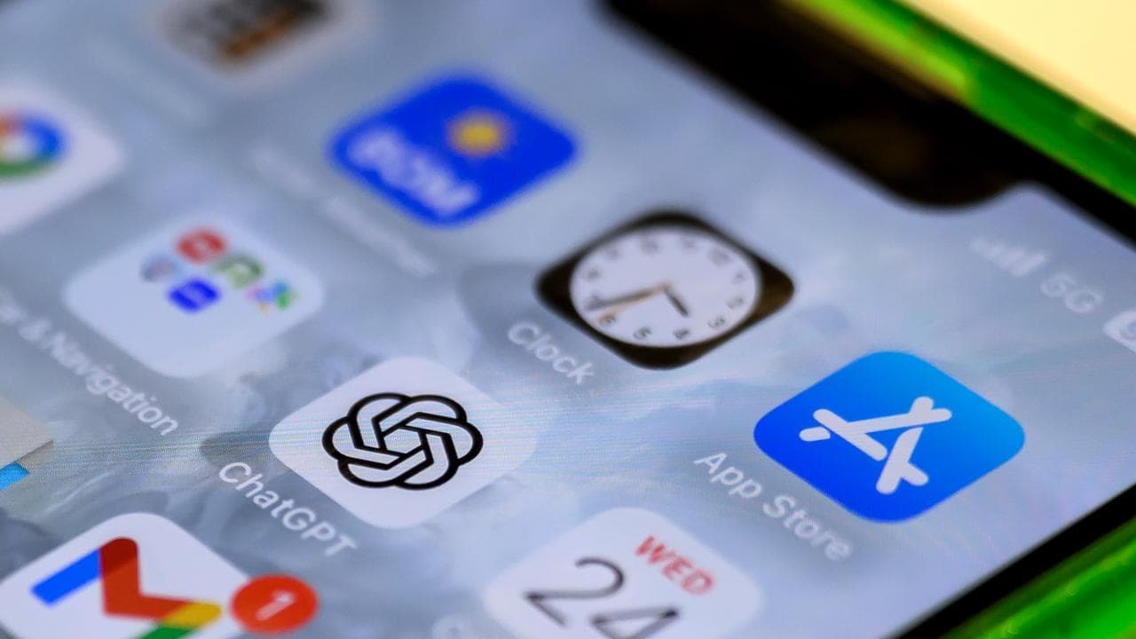 A photo of a cellphone.