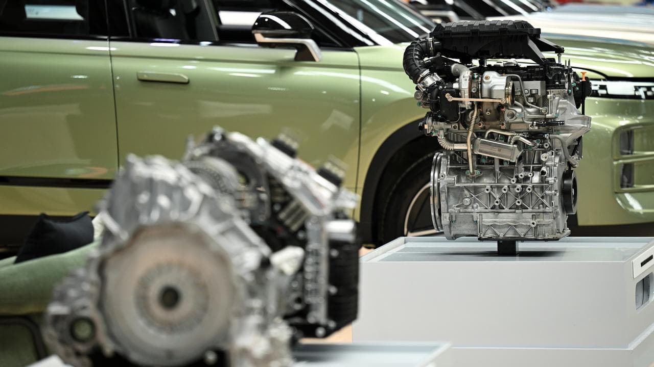 A super Hybrid System Engine