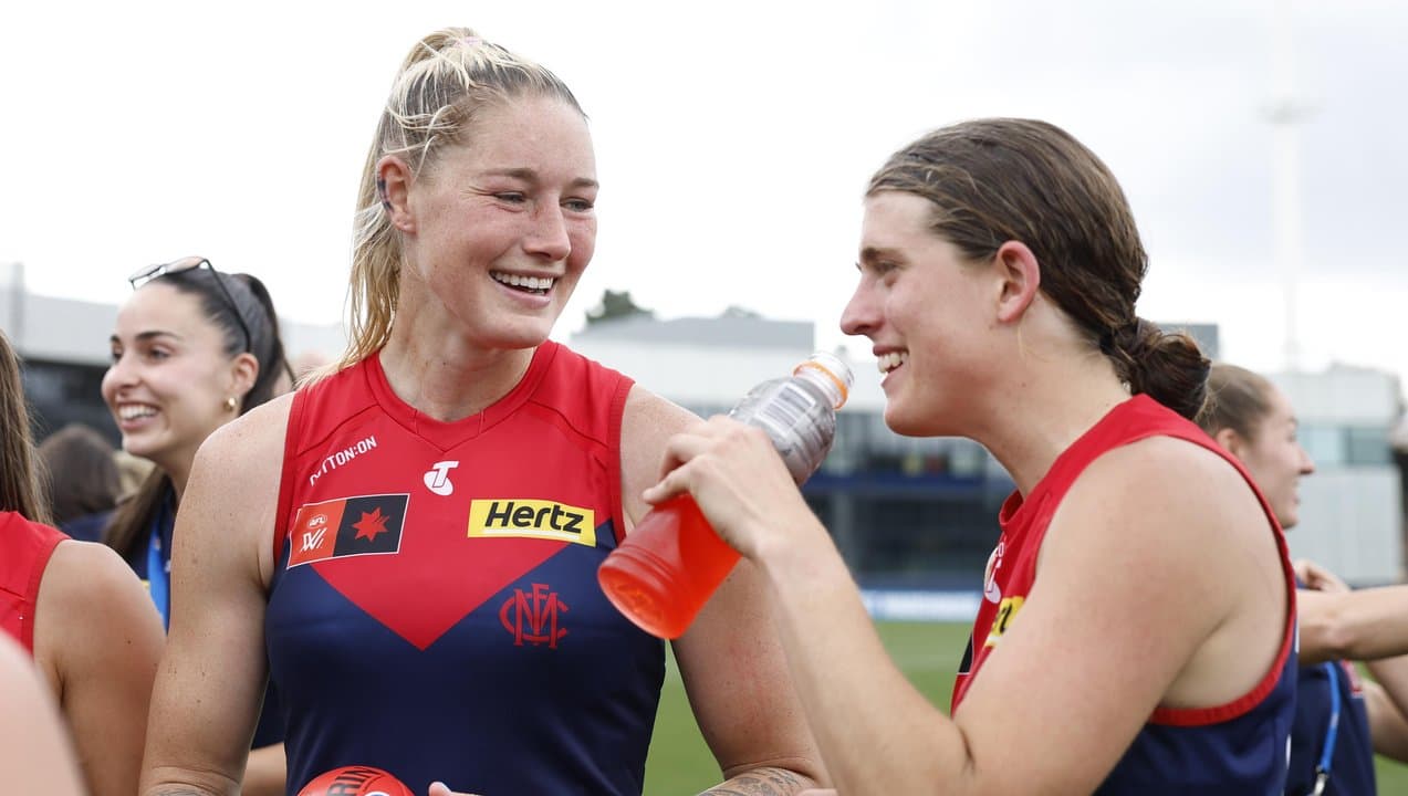 (L-R) Tayla Harris and Ryleigh Wotherspoon.