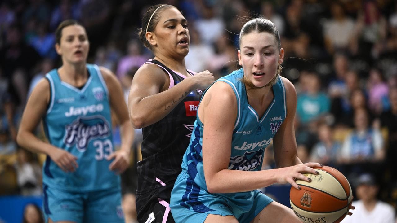 Isabelle Bourne of the Flyers (right)