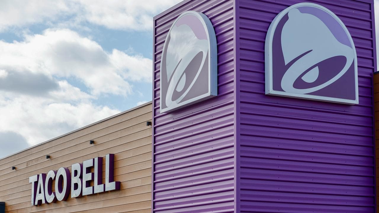 Taco Bell signage
