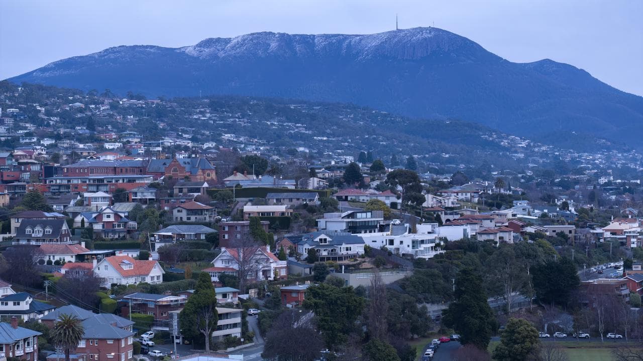 Snow-covered kunanyi / Mt Wellington in Hobart (file image)