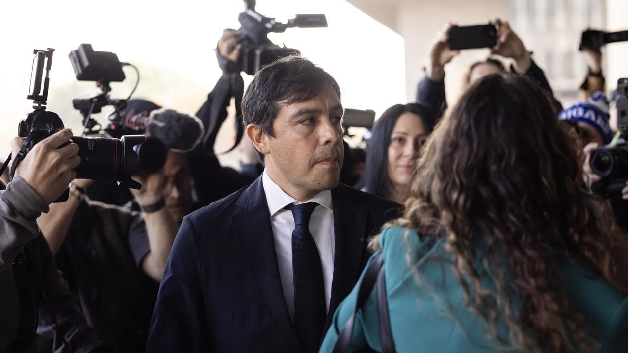 Dr Salvador Plasencia