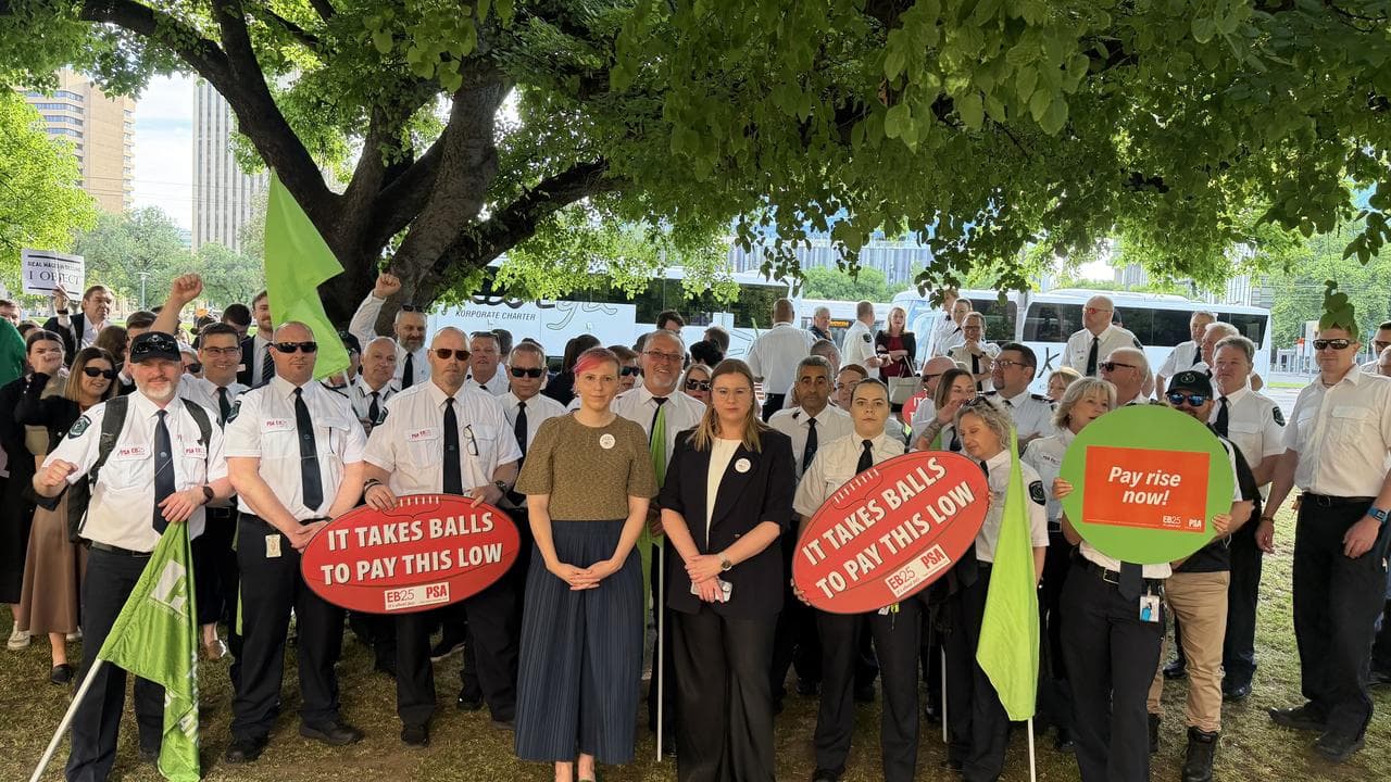 Sa sheriff's officers at a rally