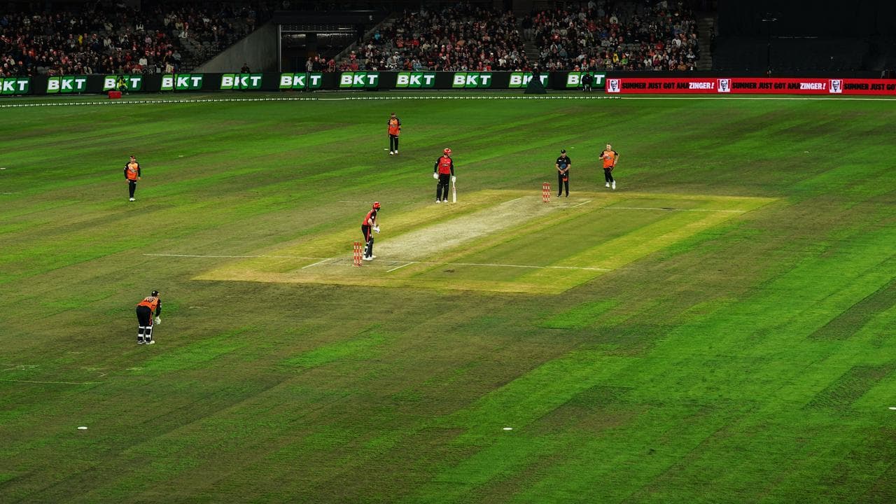 General view of Renegades-Scorchers clash at Marvel Stadium.