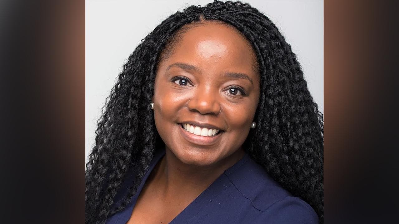 Urogynaecologic surgeon Tanaka Dune