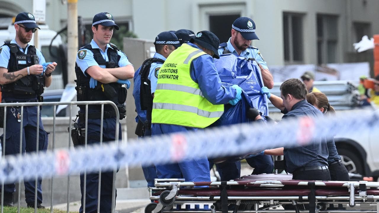 Police and Forensics at Bondi.