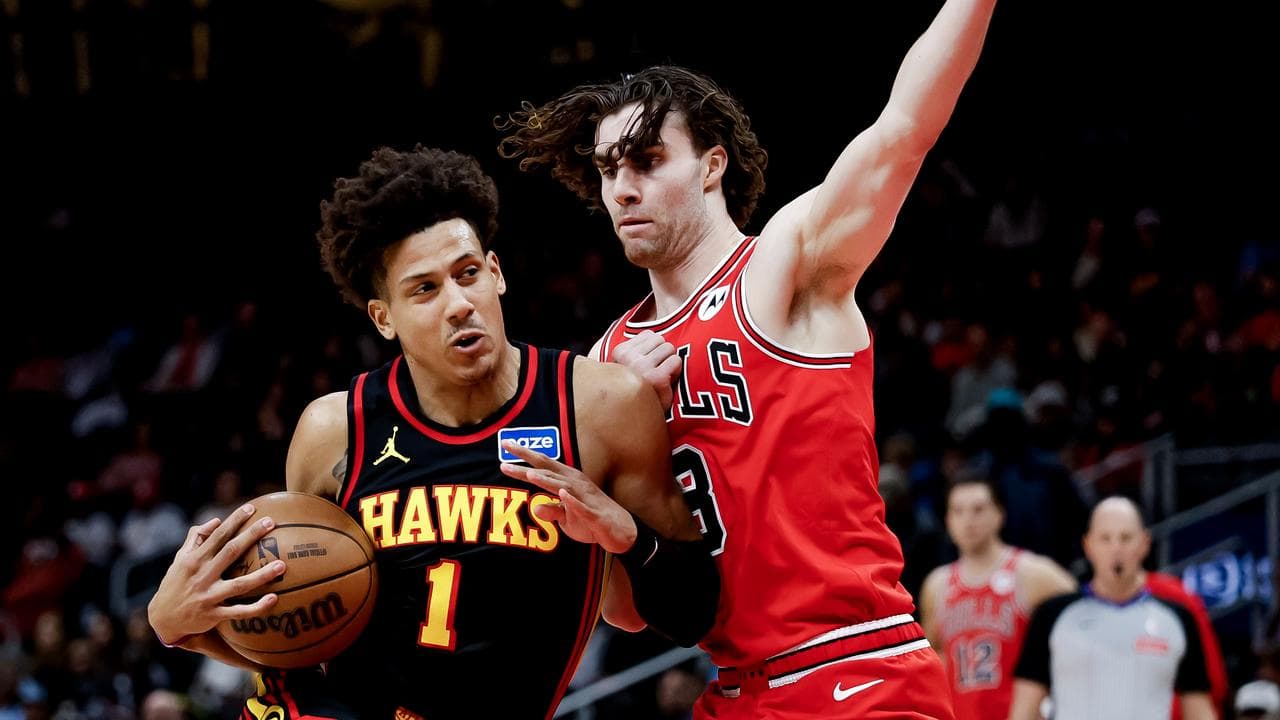 (L-R) Jalen Johnson and Josh Giddey.