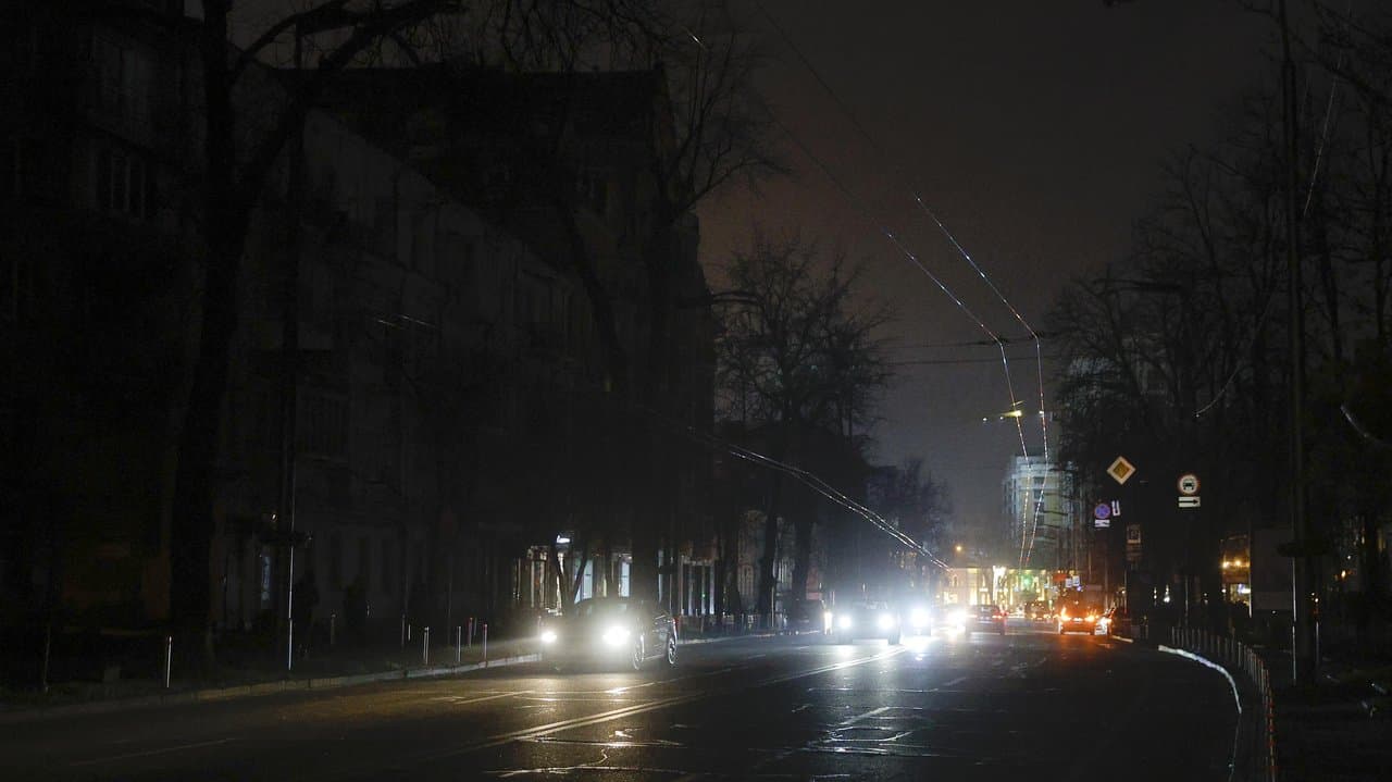 Kyiv prepares for Christmas under the shadow of blackouts