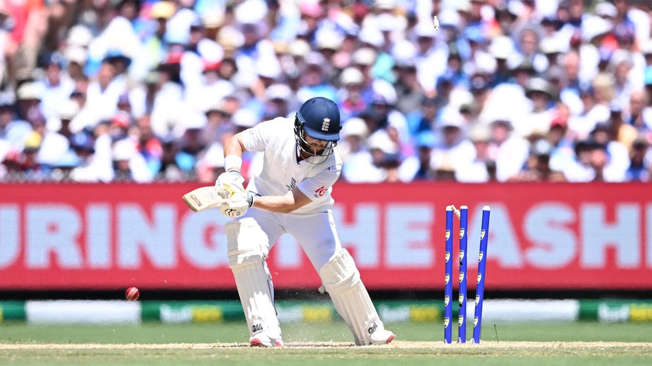 Ben Duckett bowled at MCG.