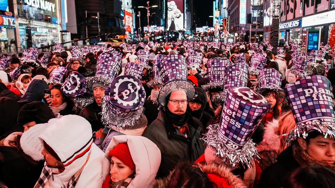 People arrive to Times Square