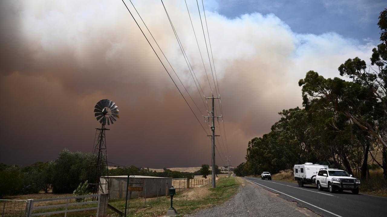 Smoke from the Longwood bushfire outside Seymour on the way to Yea