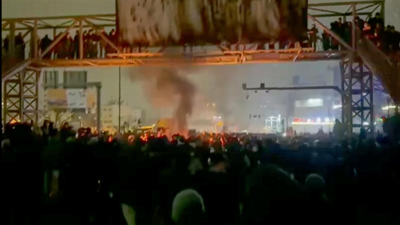 Iran protesters taking to the streets