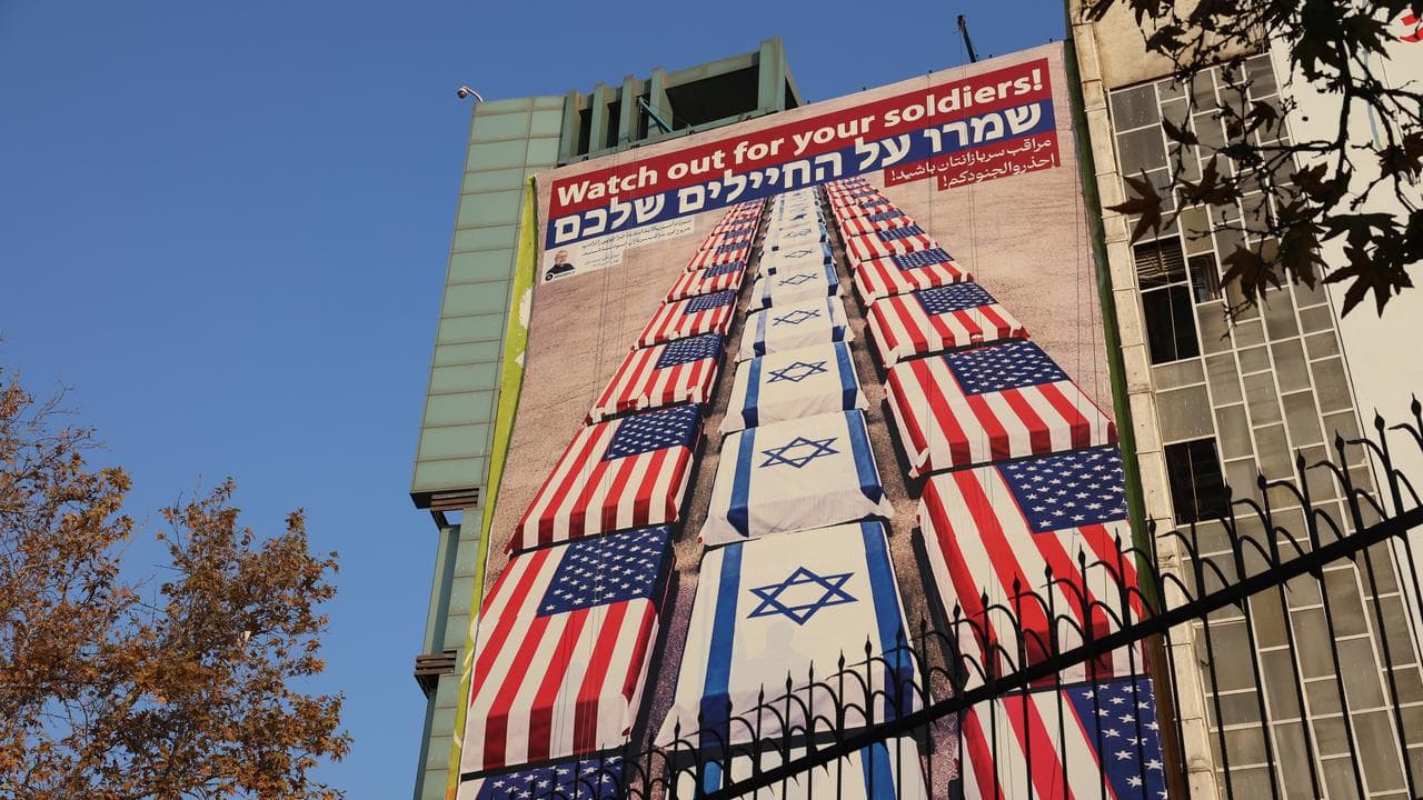 Tehran displays anti-US, Israel billboard