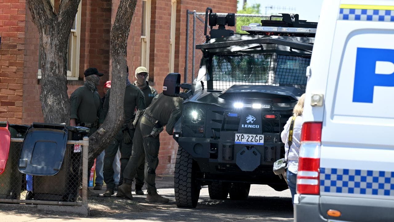 NSW police at Lake Cargelligo