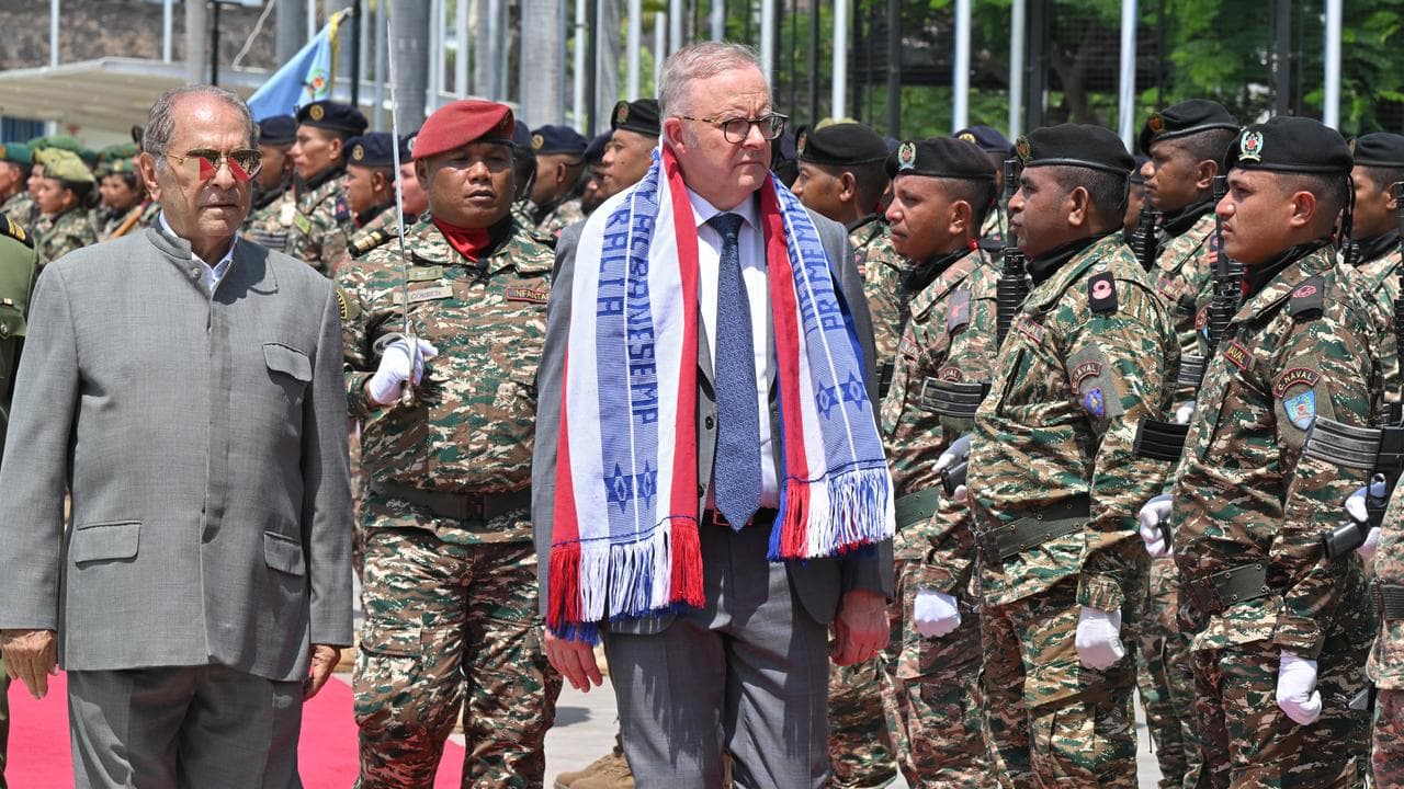 Anthony Albanese and Jose Ramos Horta inspect the Guard of Honour