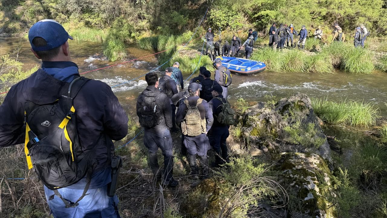 Police search for Dezi Freeman