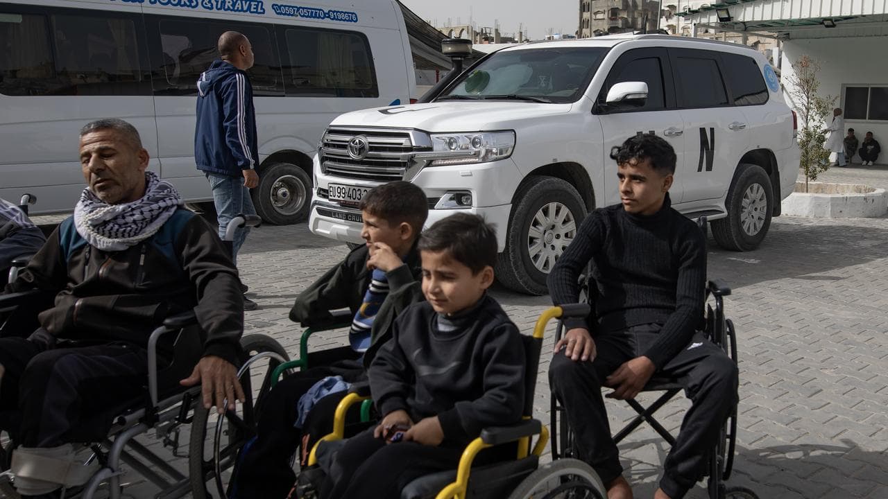 Palestinians prepare to travel to Egypt