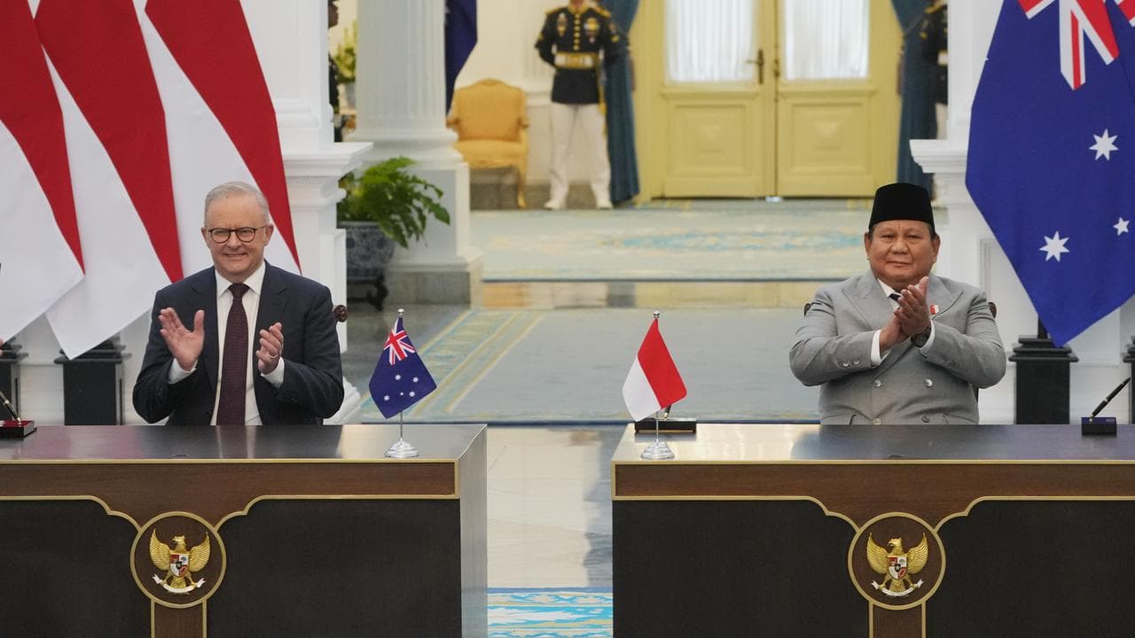 Anthony Albanese and Indonesian President Prabowo Subianto