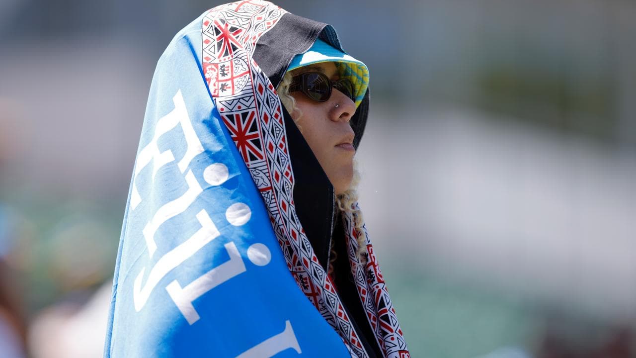 Fans and players were tested by the hot conditions in Perth.