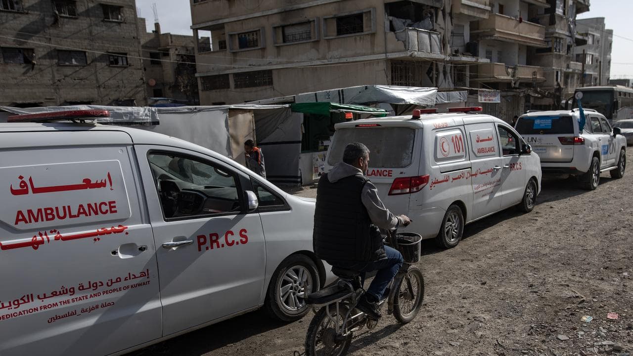 Palestinians prepare to travel to Egypt