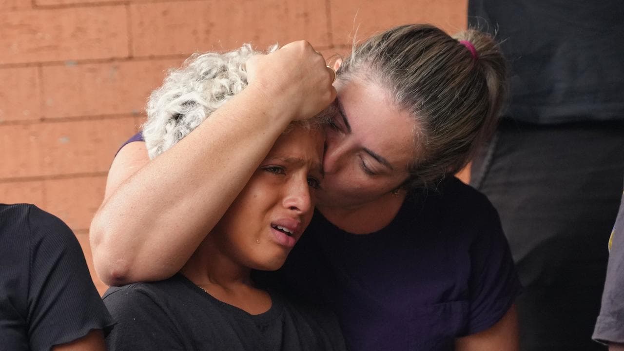 A friend of 11-year-old Bernardo Lopes Dutra