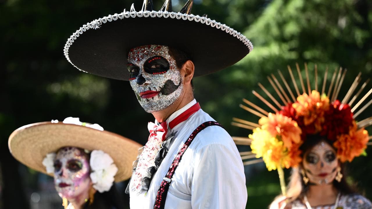 Mexican dancers