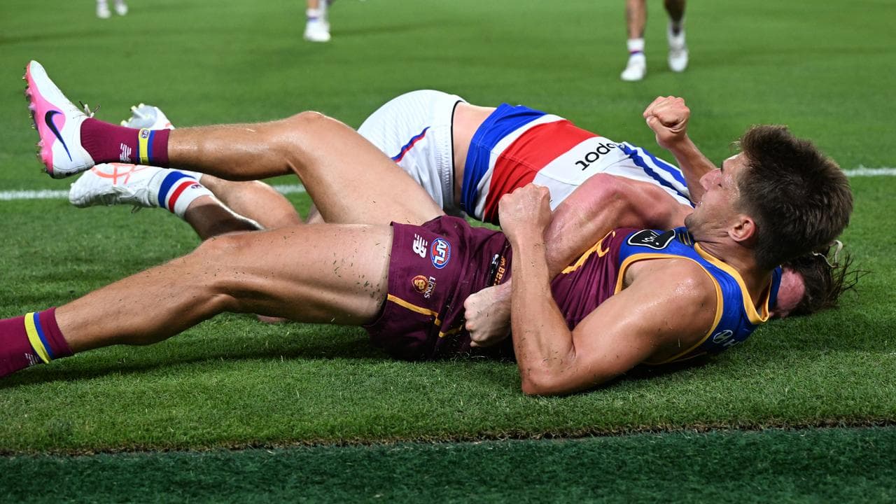 Zac Bailey and Michael Sellwood of Western Bulldogs