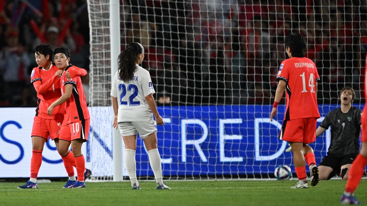 South Korea celebrates Ji Soyun’s goal