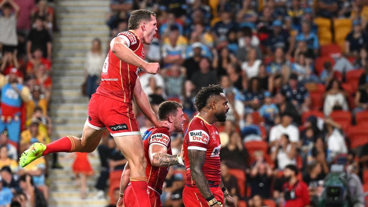 Dolphins teammates rush to Hamiso Tabuai-Fidow