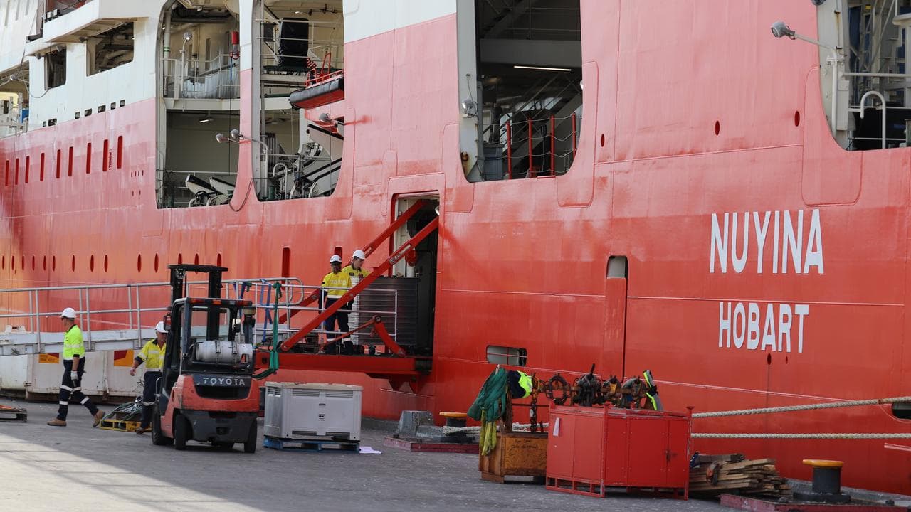 ANTARCTICA DENMAN MARINE VOYAGE PRESSER