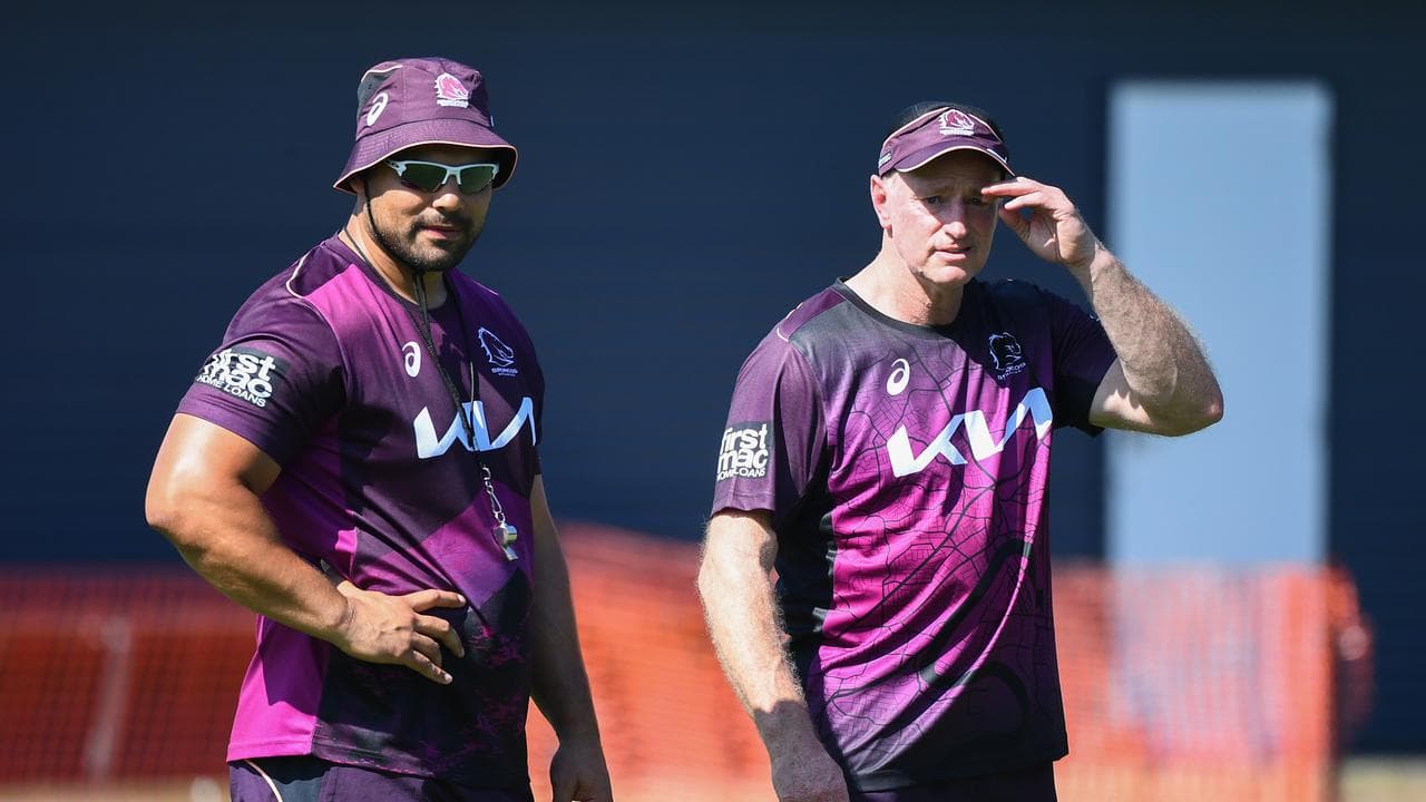 (L-R) Ben Te'o and Michael Maguire.