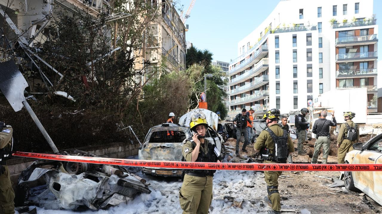 Iranian missile strike hits Tel Aviv