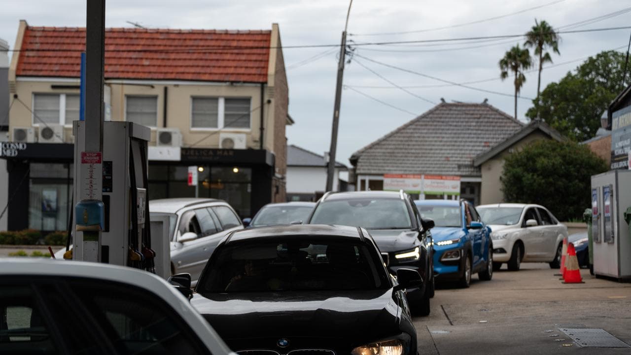 Petrol station queues