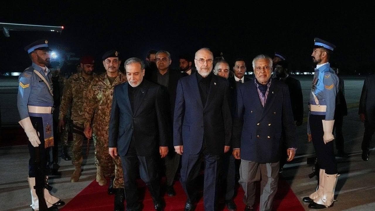 Iranian delegations arrives