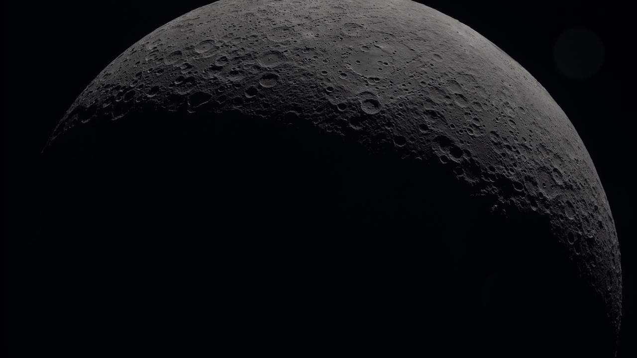An image of the moon taken by the the Artemis II crew 