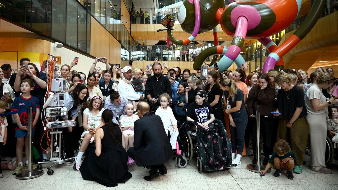 Prince Harry and Meghan Markle at a Melbourne hospital
