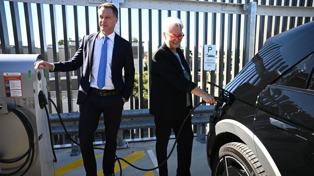 NSW Premier Chris Minns and Energy Minister Penny Sharpe