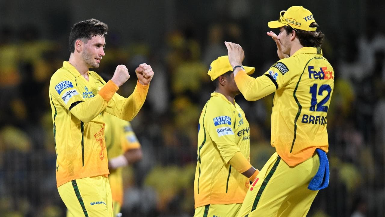 Noor Ahmed and Dewald Brevis