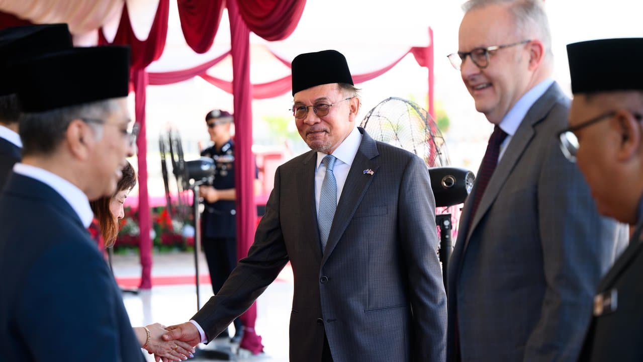 Prime ministers Anwar Ibrahim and Anthony Albanese in Kuala Lumpur