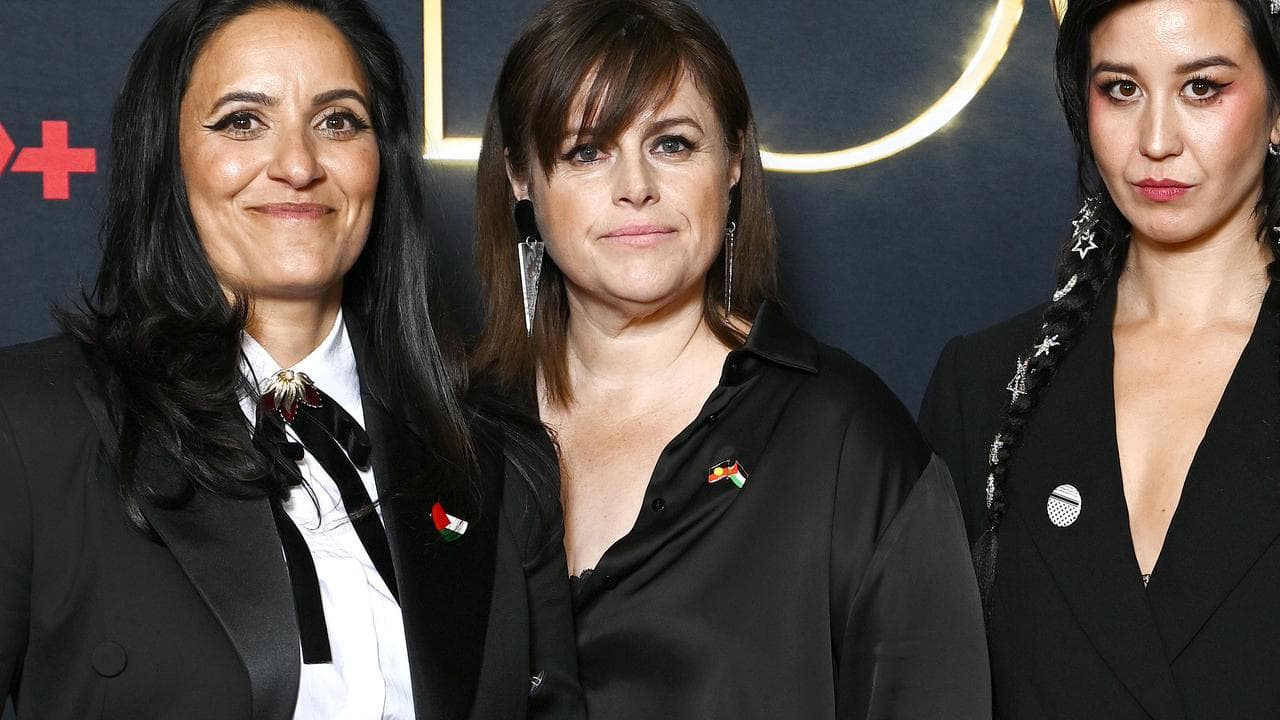 Alicia Gardiner (centre/file)