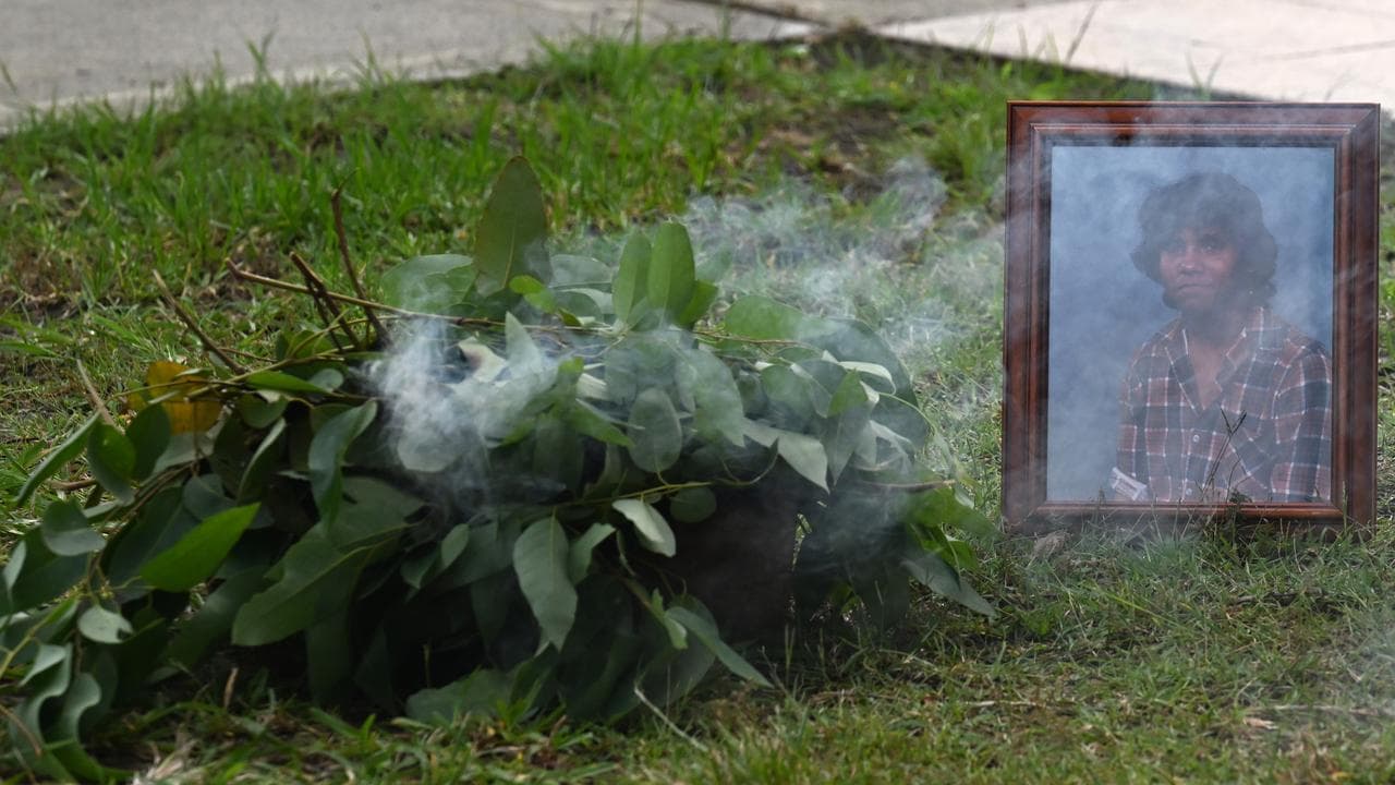 Portrait of Mark Haines during a smoking ceremony (file)