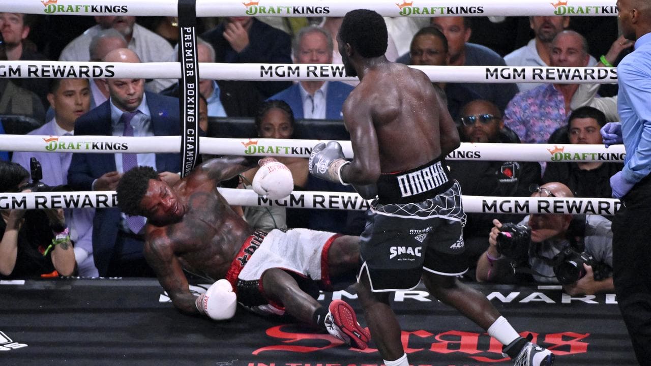 (L-R) Errol Spence Jr and Terence Crawford.
