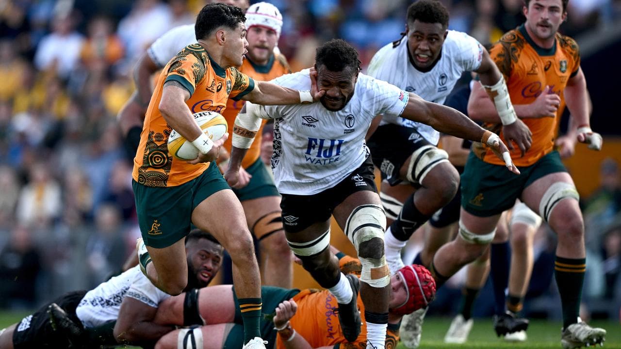 Wallaby flyhalf Noah Lolesio.