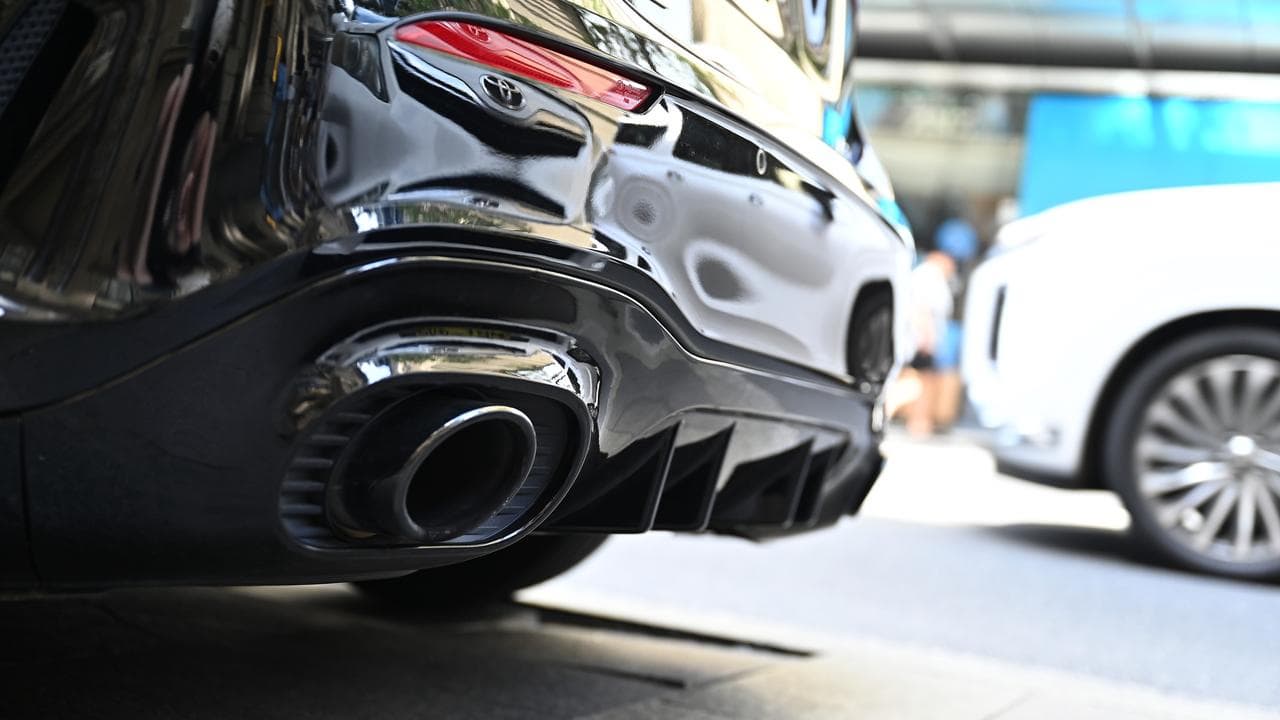 A vehicle exhaust pipe