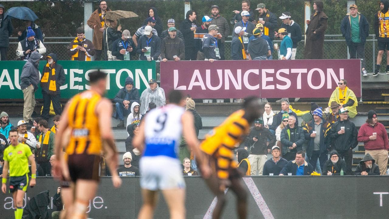 Launceston crowd.