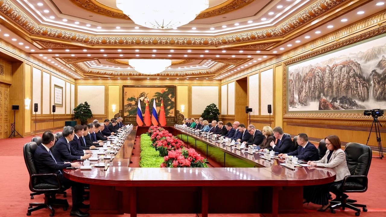 Xi Jinping and Vladimir Putin in talks at the Great Hall of the People