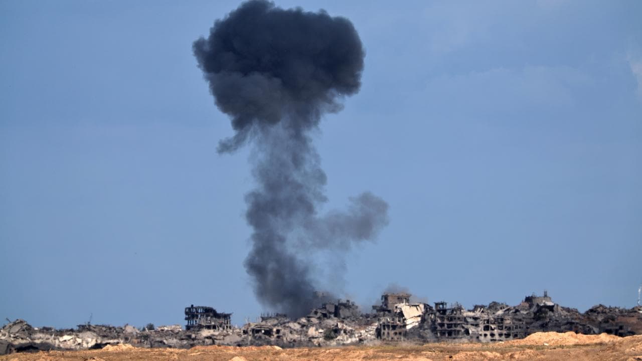 Israeli air strike near Gaza border