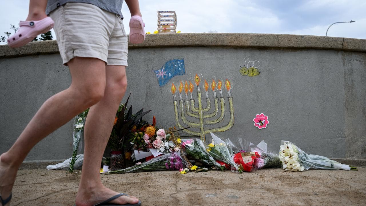 Bondi tributes (file)