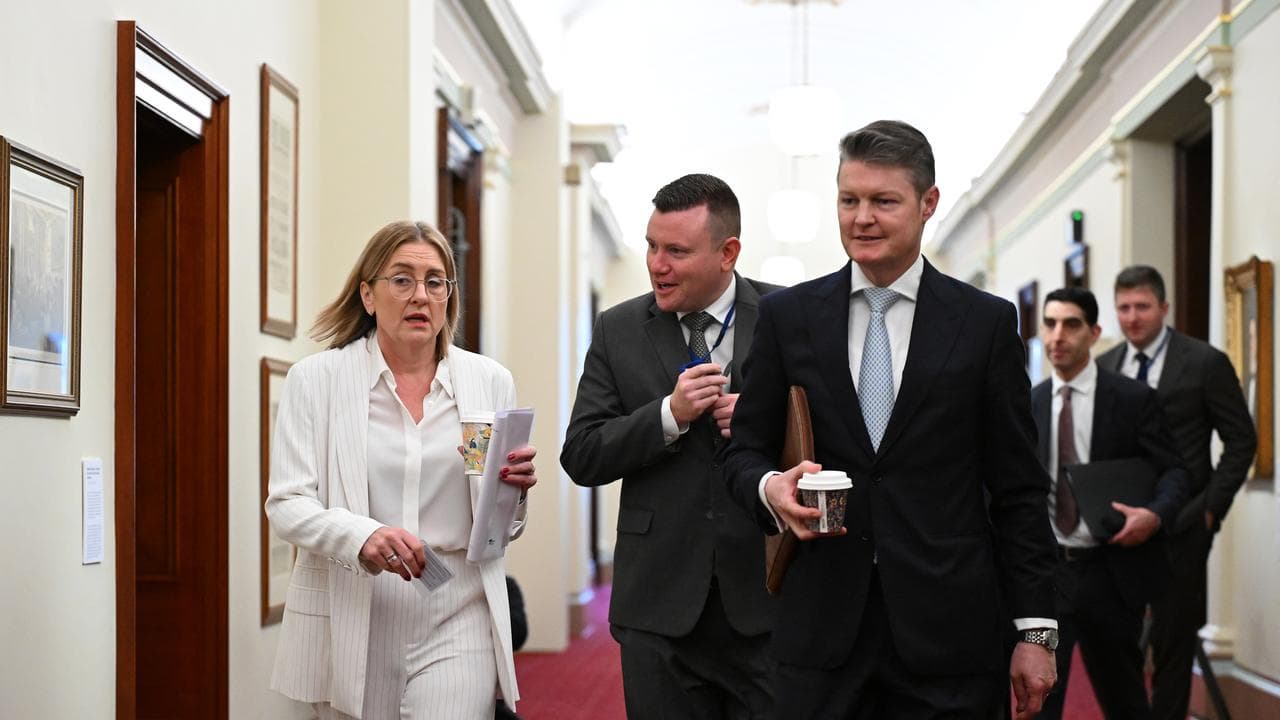 Jacinta Allan (left) and Victorian Deputy Premier Ben Carroll (right).